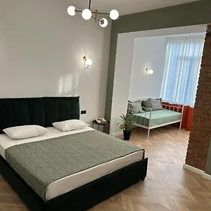 https://hotel-old-avenue.alltbilisihotels.com